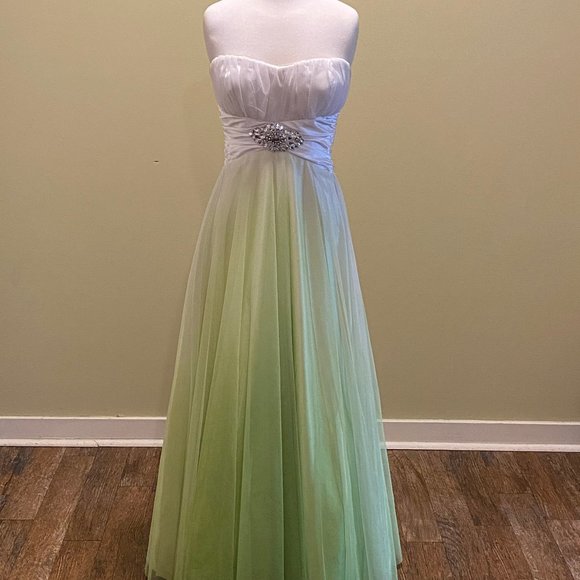 B Darlin Dresses & Skirts - B Darlin Formal Dress Size 7/8